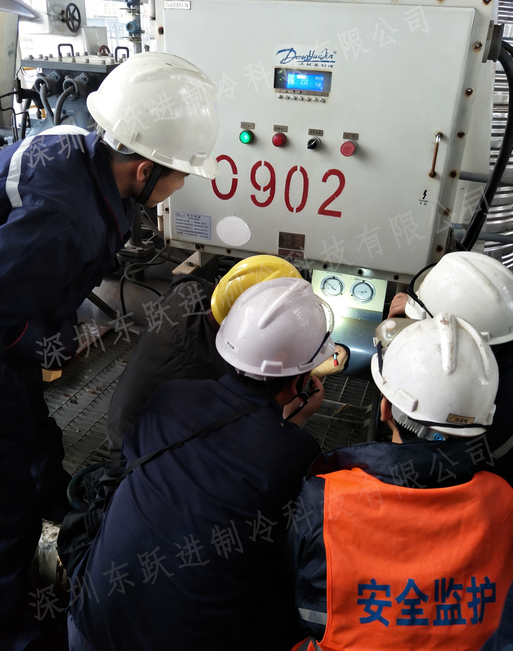 東躍進制冷工業冷水機高壓故障維修現場